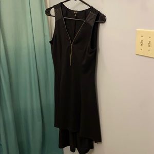 Sleeveless dress